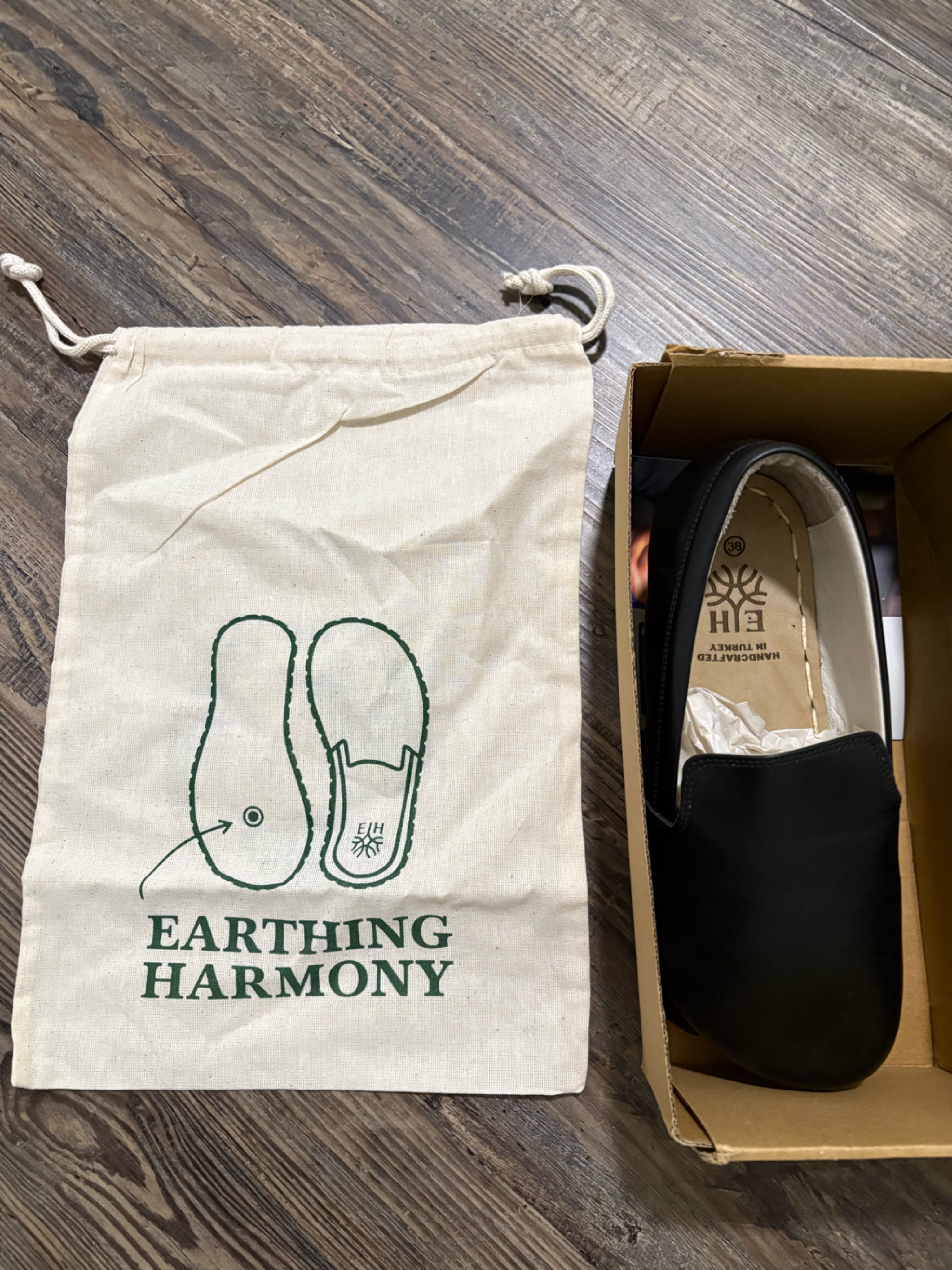 Earthing Harmony Women’s Leather Shoes $95.00 Size 7 New Never Worn — image 8 of 8